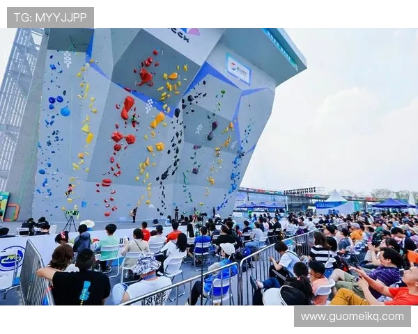 成都攀岩队在世界攀岩锦标赛中的默契配合与精彩表现分析