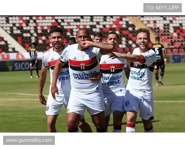 AC米兰对阵强敌巅峰对决全场激战展现豪门底蕴激情四射