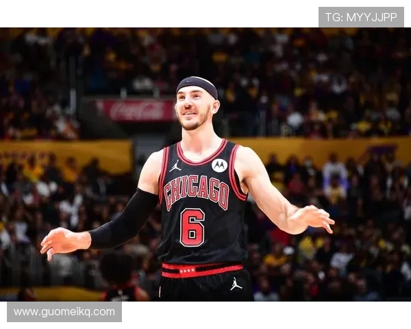 亚历克斯卡鲁索的篮球之路与职业生涯的辉煌成就分析