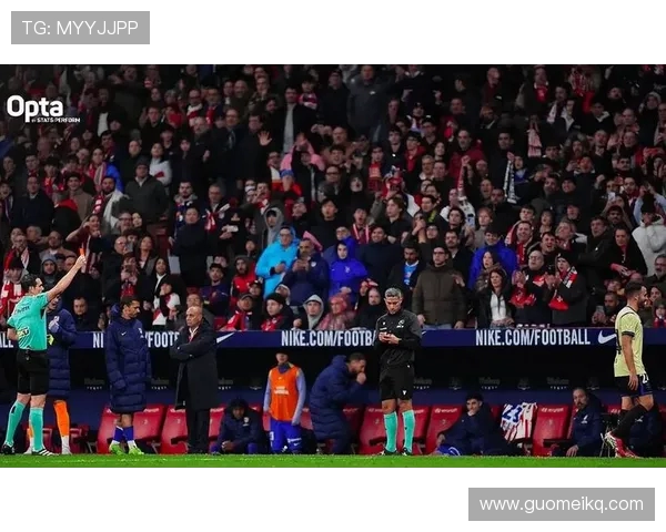 尤文图斯与巴萨激战红牌频出球场风云再起引发热议 尤文图斯与巴萨激战红牌频出球场风云再起引发热议